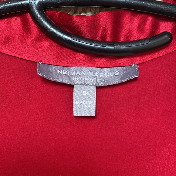 Neiman Marcus Intimates Red 100% Silk Pajamas 2pc Set Bottoms Pants Top Shirt - Picture 7 of 15